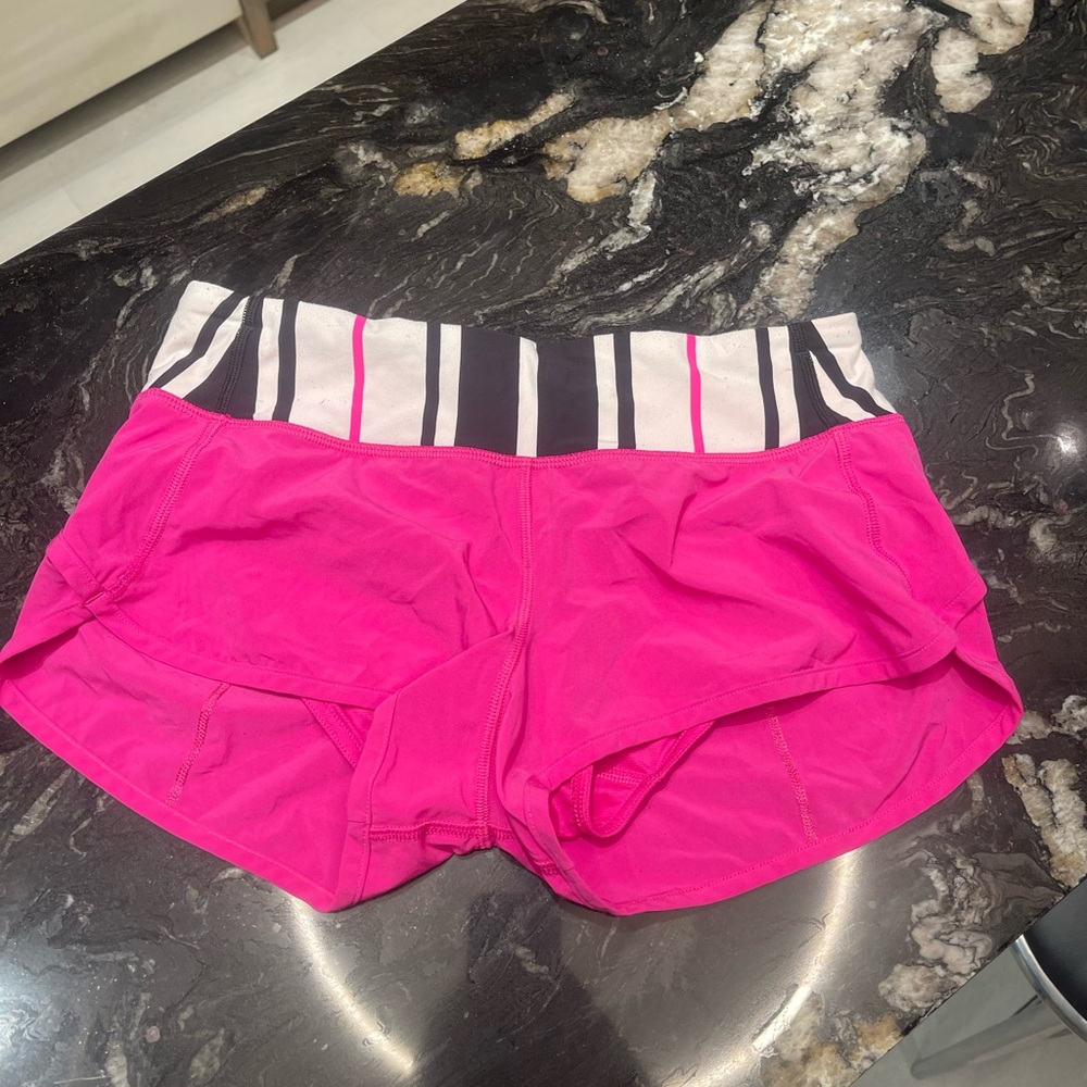 Pink Lululemon speed up short